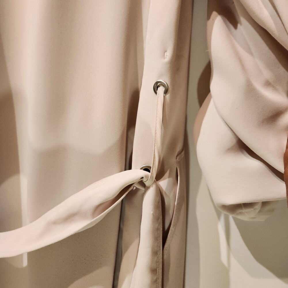 Aritzia Babaton Cream Flowy Trench Coat Sz XS Light Weight Quiet Luxury Neutral - Picture 8 of 11